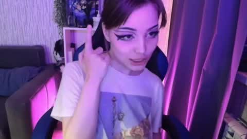 lola online show from December 18, 11:08 pm