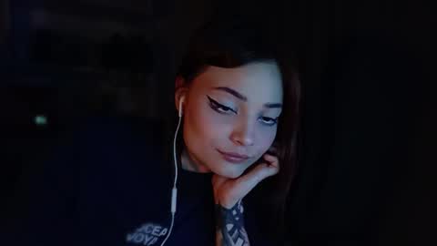 lola online show from April 21, 2:23 pm