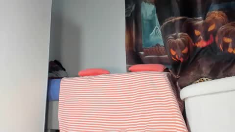 lola_belgium online show from October 13, 6:13 am