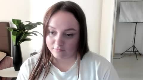 lola_berry22 online show from May 15, 4:47 pm