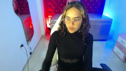 Lola online show from October 7, 1:36 am