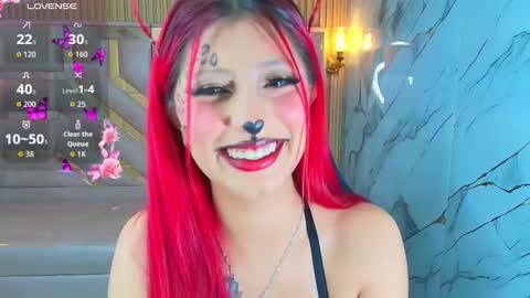 Lola online show from October 4, 7:56 pm