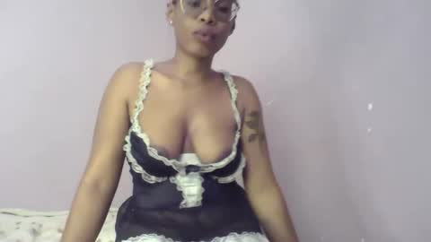 Snapshot of lola_coco chatting on March 2, 9:49 am Lola Coco online show from March 2, 9:49 am