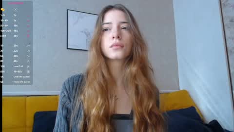 Snapshot of lola_dinky chatting on April 5, 2:14 pm Lola online show from April 5, 2:14 pm