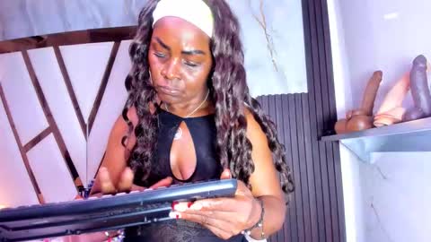 Lola online show from January 14, 11:31 pm