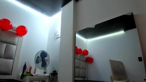 lola_js online show from March 24, 3:50 pm