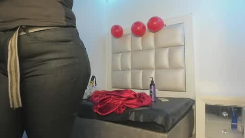 lola_js online show from June 1, 12:07 pm