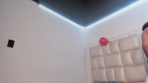 lola_js online show from July 17, 12:01 pm