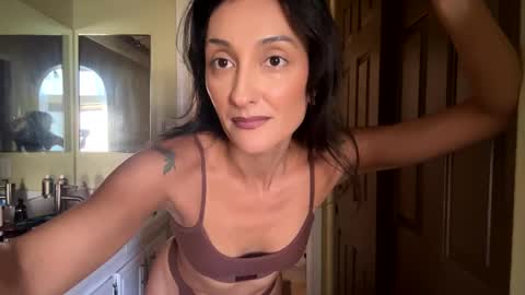 lola_la_lita online show from October 2, 6:15 pm