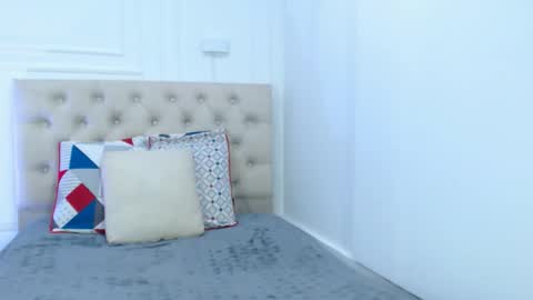 lola red online show from January 9, 7:15 pm