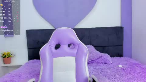 lola_sweeet18 online show from July 20, 9:12 am