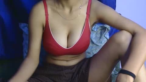 Snapshot of lolaa_darling chatting on May 2, 11:04 am lolaa online show from May 2, 11:04 am