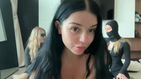 Lola online show from March 22, 4:05 am