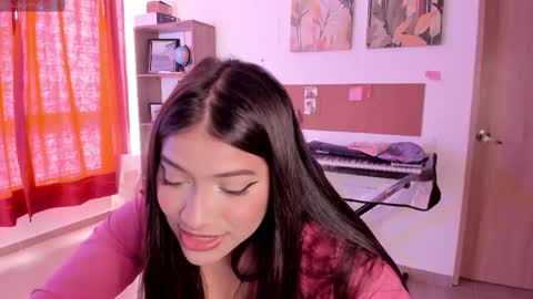 lolaasmith_21 online show from October 4, 8:51 pm