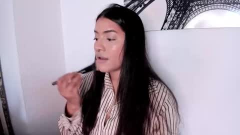 lolaasmith_21 online show from March 7, 2:58 pm