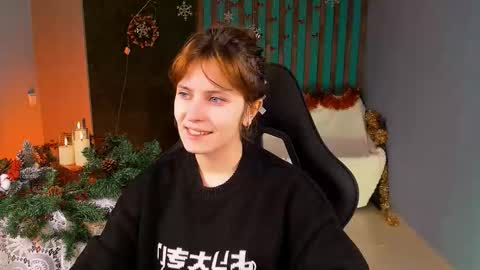 Snapshot of lolaasmus chatting on December 18, 1:17 pm I consider myself the god Loki but life just calls me LOL online show from December 18, 1:17 pm