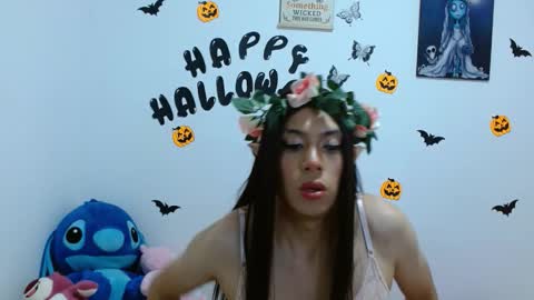 lolabloomx online show from November 1, 2:46 am