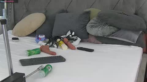 Snapshot of lolabuttie chatting on September 13, 12:27 pm Lola new tits boobs ass stepsis online show from September 13, 12:27 pm