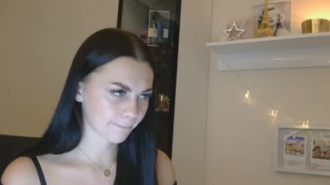 Snapshot of lolafoxyy chatting on December 2, 8:44 pm lolafoxyy online show from December 2, 8:44 pm