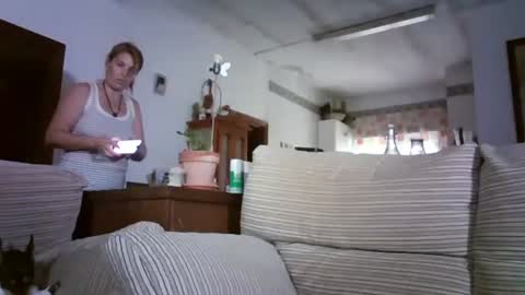 Snapshot of lolahueso chatting on October 12, 8:57 am LOLA HUESO y ERIC online show from October 12, 8:57 am