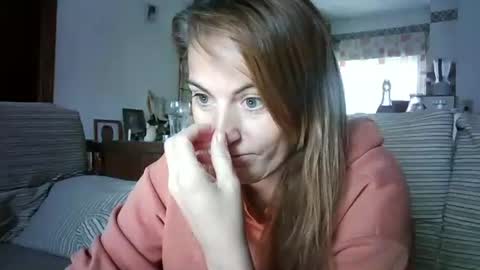 Snapshot of lolahueso chatting on November 10, 9:19 am LOLA HUESO y ERIC online show from November 10, 9:19 am