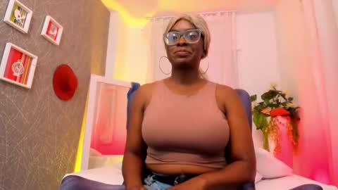 lola online show from October 21, 12:44 am