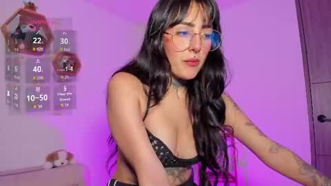 Snapshot of lolaleah_ chatting on June 30, 11:28 pm Lola online show from June 30, 11:28 pm