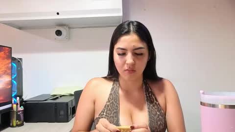 lolalola_12 online show from December 22, 12:29 am