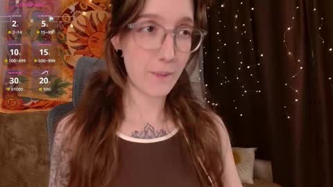 lolami_ online show from March 19, 8:40 am