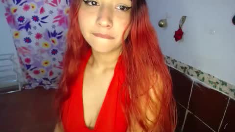 lolamourin online show from December 1, 3:50 pm