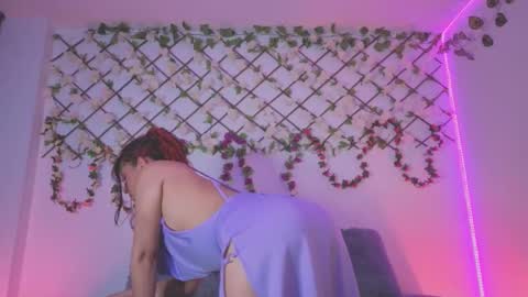  Lola  online show from November 5, 6:08 pm