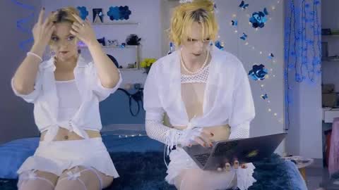 lolaspaists online show from November 23, 7:52 am