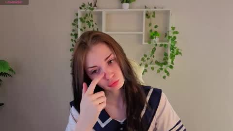 Lola online show from November 19, 9:20 am