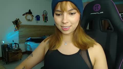 Snapshot of lolaverse chatting on September 15, 5:02 pm Lola doll online show from September 15, 5:02 pm