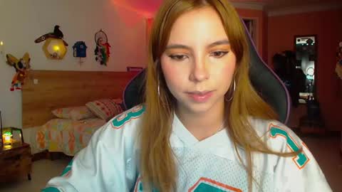 Lola doll online show from December 20, 8:05 pm