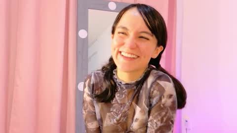 Snapshot of lolayun chatting on October 21, 11:44 am Lola online show from October 21, 11:44 am