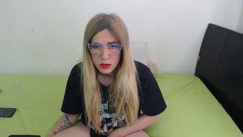Snapshot of lolitabauer2 chatting on October 5, 3:21 pm Sascha Bauer online show from October 5, 3:21 pm