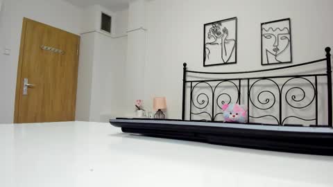 Snapshot of lollavibes chatting on December 3, 6:10 am Lolla online show from December 3, 6:10 am