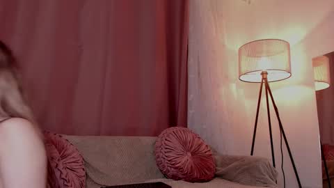 Lolly online show from November 18, 7:24 am