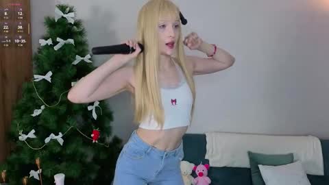 Snapshot of lollypollie chatting on February 4, 2:28 am Lolly online show from February 4, 2:28 am