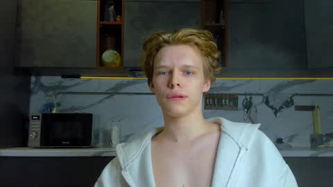 Nelis online show from May 4, 5:42 pm
