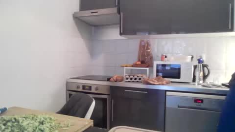 Snapshot of lolo3064 chatting on October 19, 10:49 am lolo3064 online show from October 19, 10:49 am