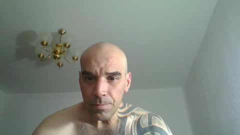 Snapshot of lolotatto chatting on April 2, 6:11 am lolotatto online show from April 2, 6:11 am