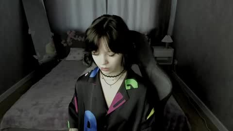 Snapshot of loly_cuttie chatting on May 10, 1:11 am Loly online show from May 10, 1:11 am