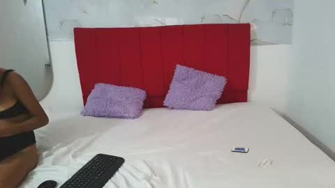 loly_skinny10 online show from April 17, 3:15 pm