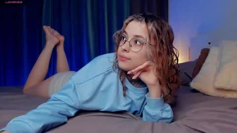 Lona online show from November 28, 6:54 pm