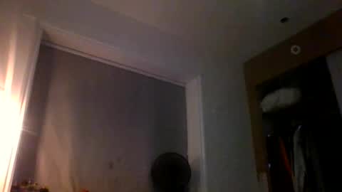 Snapshot of london_boy_35 chatting on March 1, 9:28 pm hey you online show from March 1, 9:28 pm
