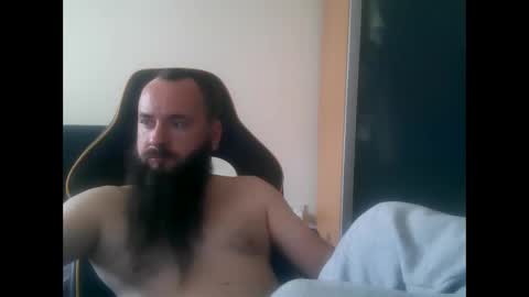 Snapshot of london_man1988 chatting on April 9, 10:31 am london_man1988 online show from April 9, 10:31 am
