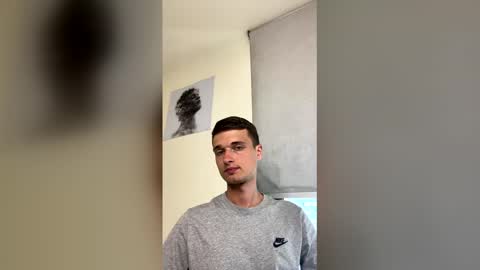 london_tomy online show from April 4, 10:18 pm