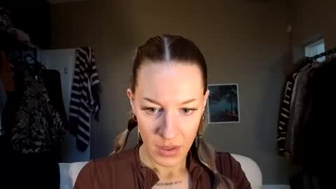 Em online show from January 9, 8:50 am